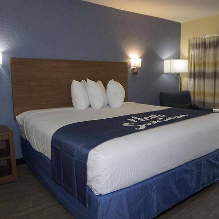 Days Inn By Wyndham Apopka/Orlando Εξωτερικό φωτογραφία