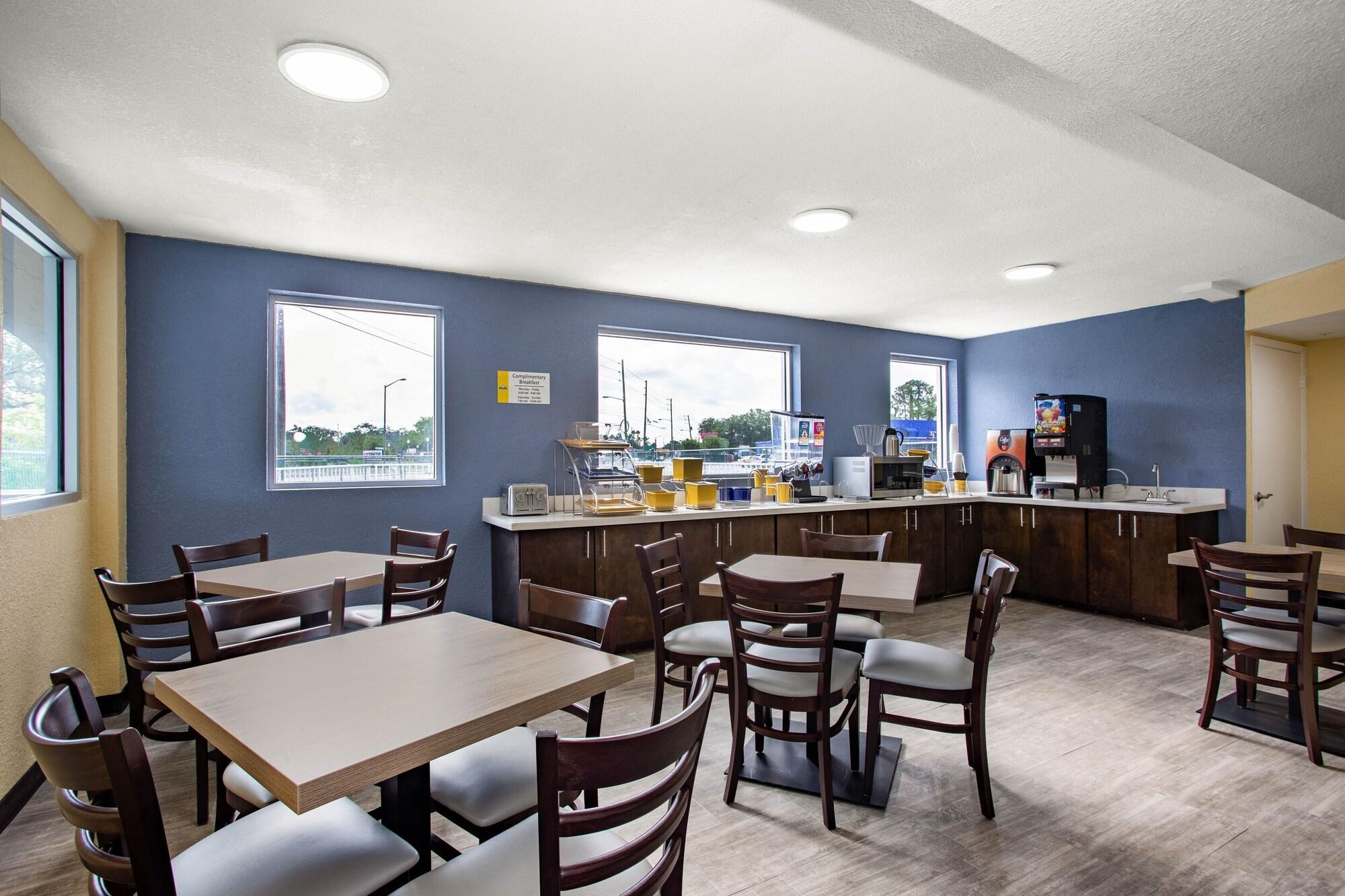 Days Inn By Wyndham Apopka/Orlando Εξωτερικό φωτογραφία